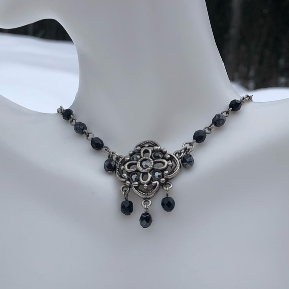 Steve Madden dark silver tone gothic glass beaded choker necklace - Picture 2 of 8